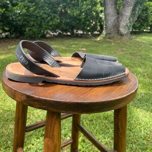 PONS Classic Sandal, Size 11